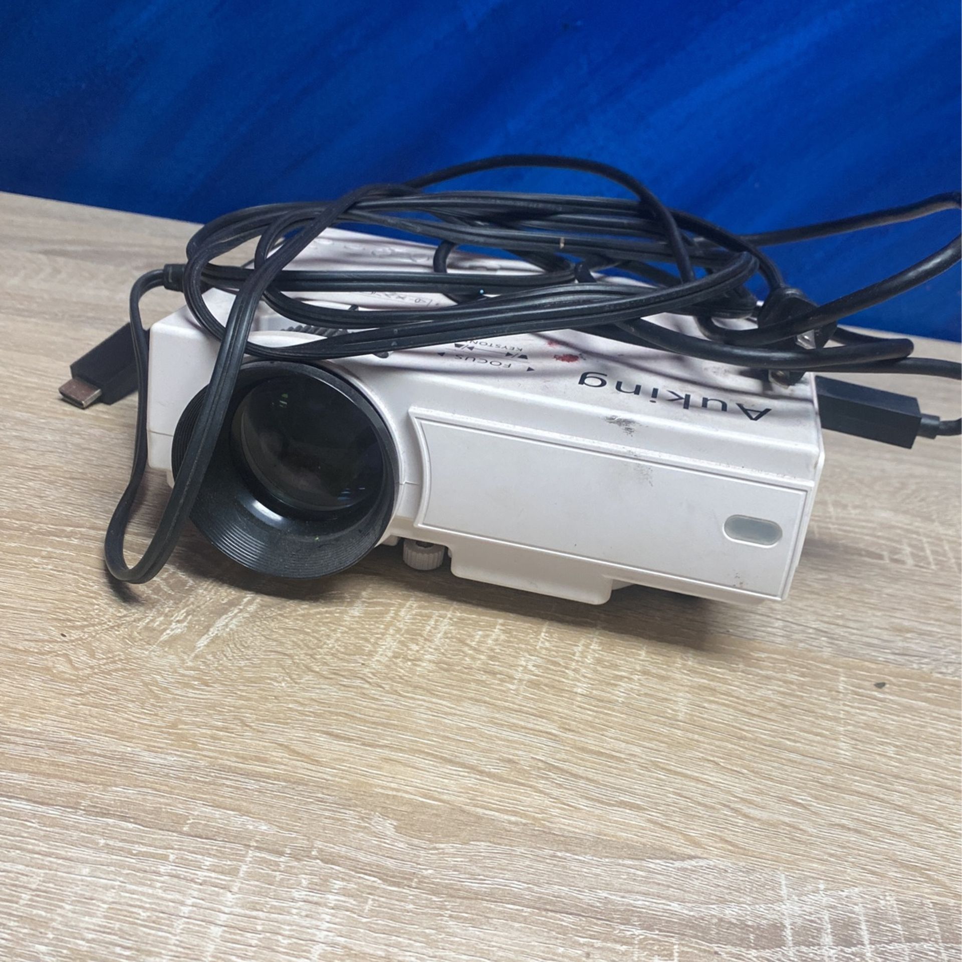 Auking Mini Projector