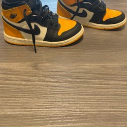 Jordan 1 High Taxi’s Size 10C Kids