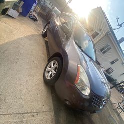 Nissan Rouge AWD 2010