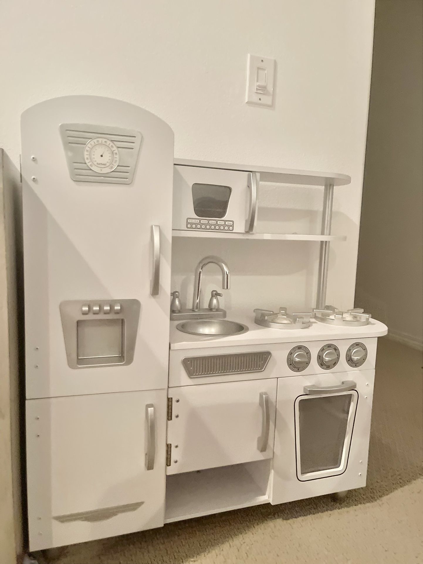 Kidcraft White Vintage Kitchen Play