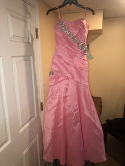 New with tags long dress for special occasions $120 or best offer.i have few different sizes (5/9/7/11/1)selling for a friend . Originally for $250