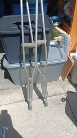Crutches 