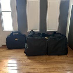 Green Luggage Set