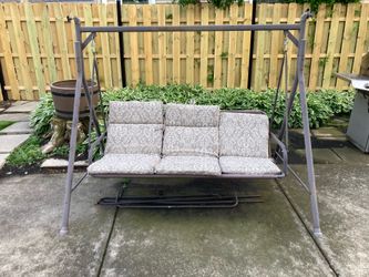 Outdoor swing