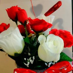 Flower Arrangement For Valentine's Day Gift
