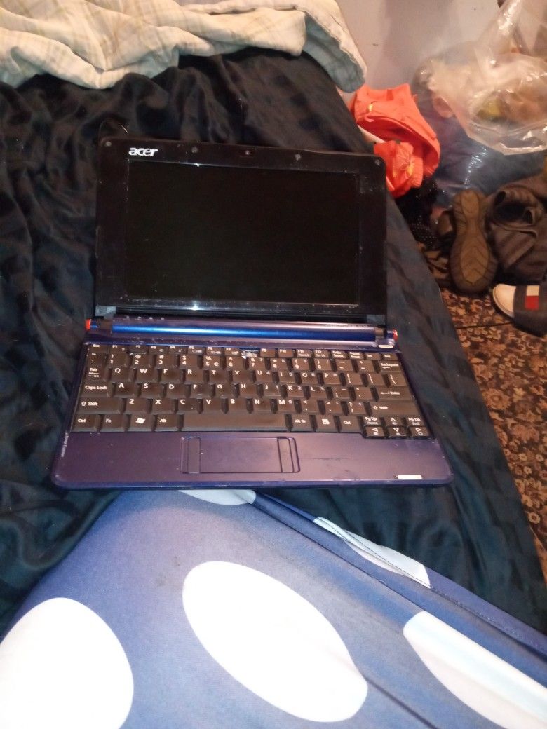 Mini Acer Laptop 