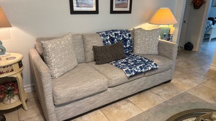 Grey / ash color sofa … one piece!