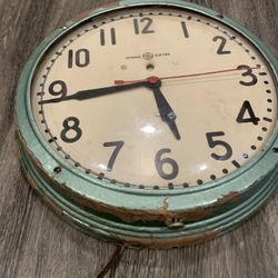 VINTAGE GE GENERAL ELECTRIC WALL CLOCK 1H1412 SCHOOL INDUSTRIAL OFFICE RETRO