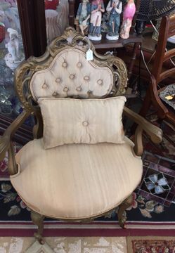 Antiques arm chair