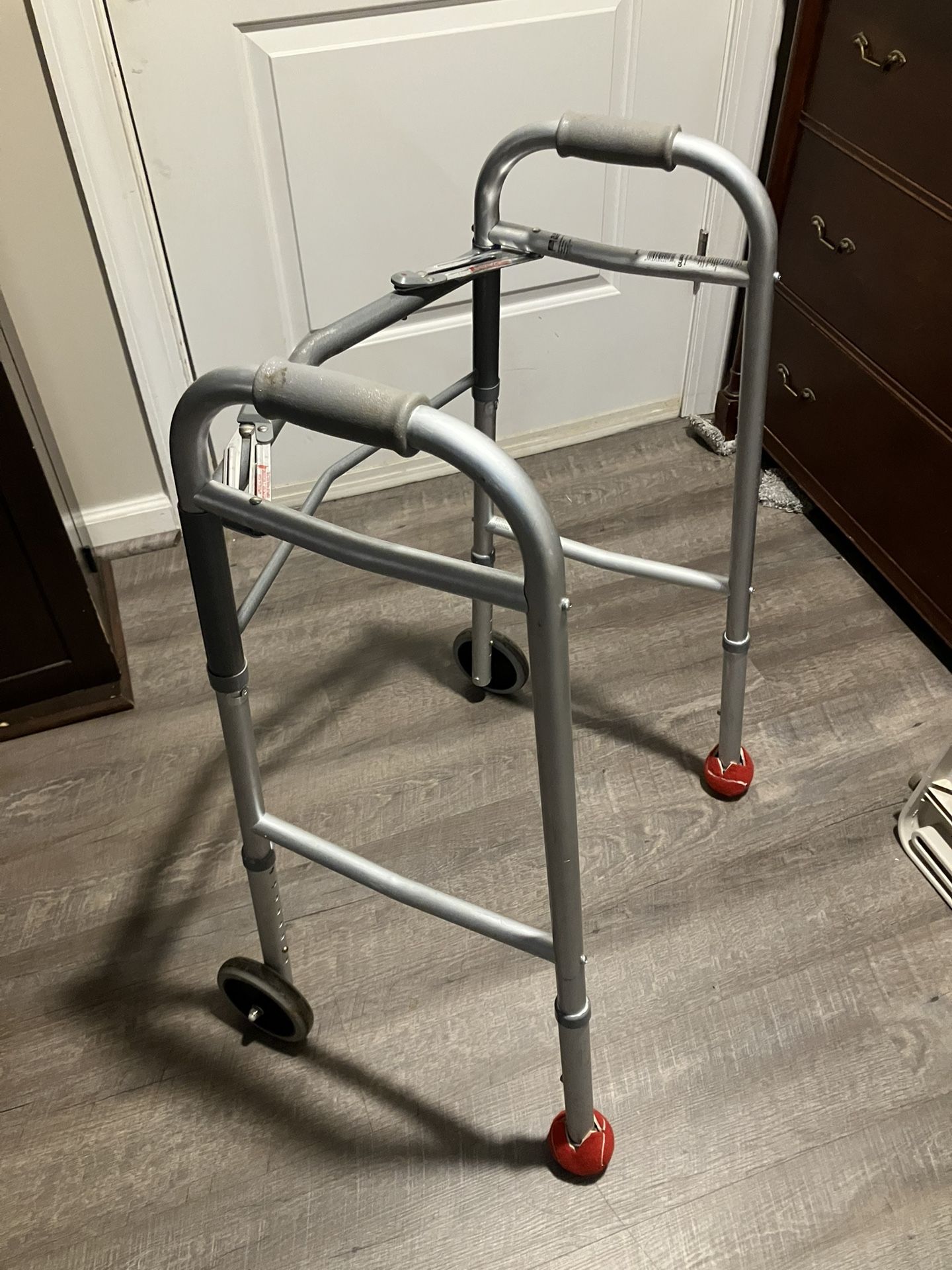 Sunrise medical collapsible, senior walker