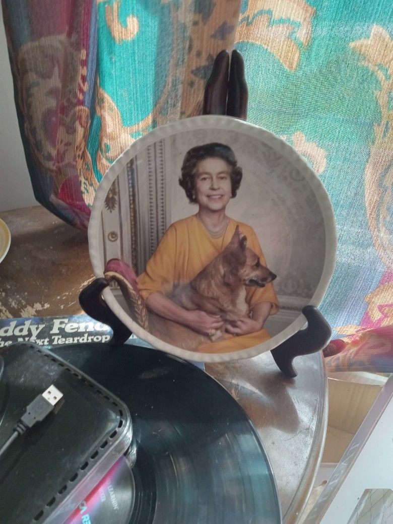 Queen Elizabeth's Collectors Plate