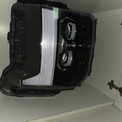 HYUNDAI PALADISE OEM RIGHT SIDE HEADLIGHT 