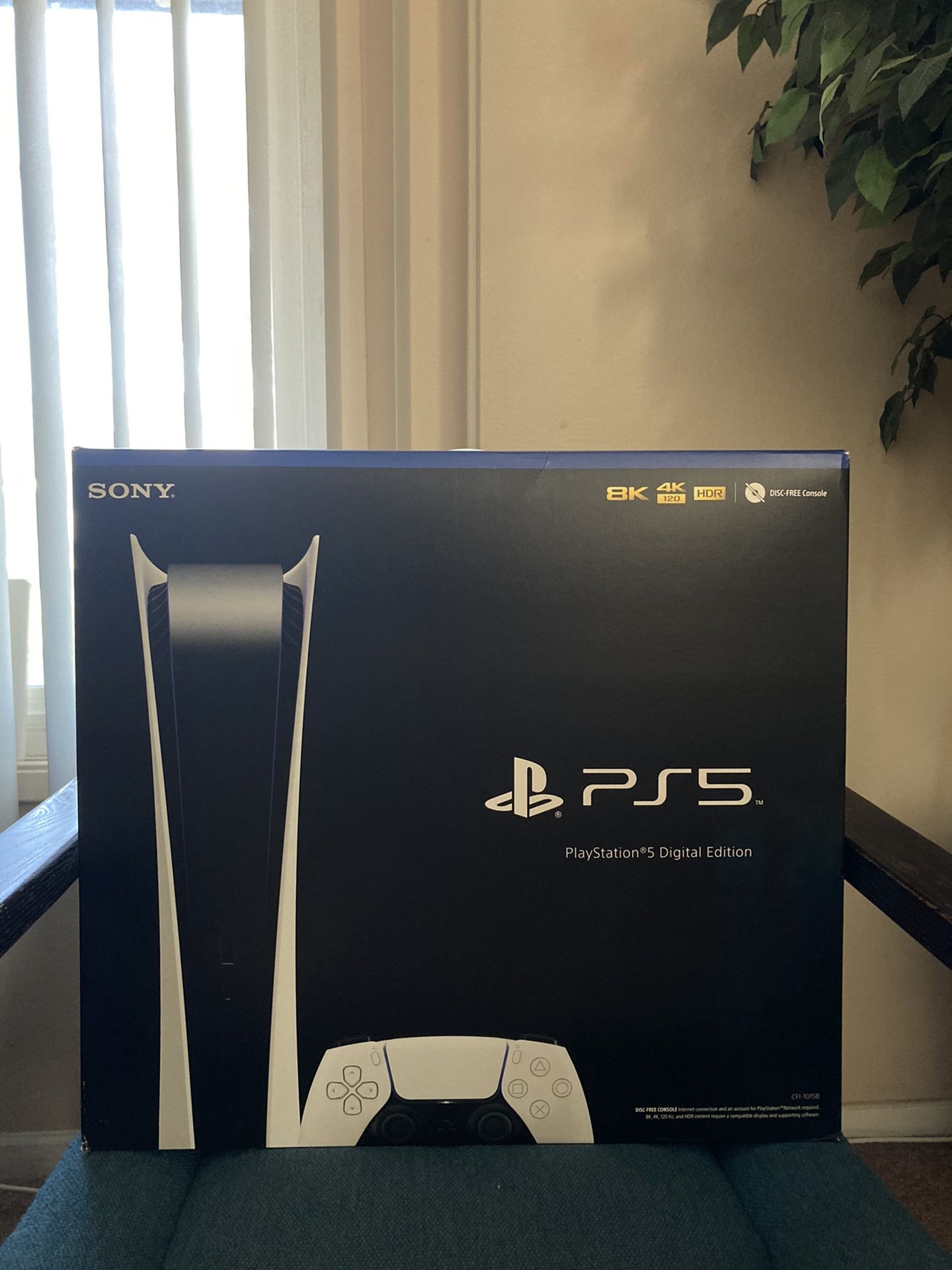 Playstations 5 PS5 **IN HAND 1 DISC 2 DIGITAL**