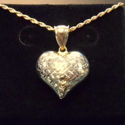 NEW 10K GOLD LADIES HEART PENDANT WITH CHAIN