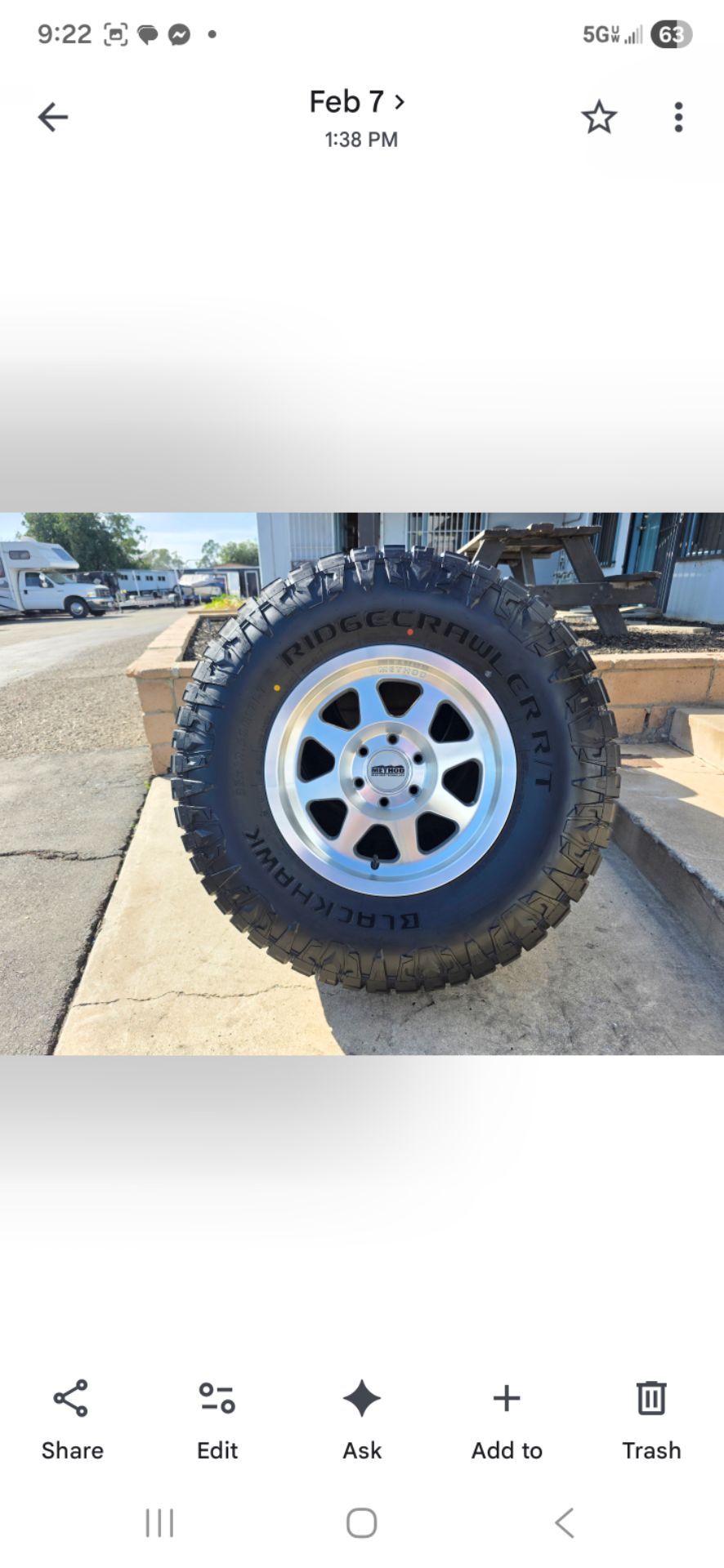 17" METHOD MR701 rims w- 33" Ridgecrawler R/T tires