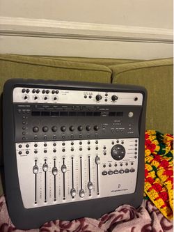 Digidesign Digi 002 Console works but missing some knobs