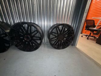 $450 TODAY ONLY 22 inch Road Force Luxury Wheels