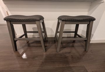 Caitbrook Counter Height Backless Bar Stool (Set of 2)