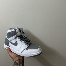 Jordan 1 Stealth (size 9)