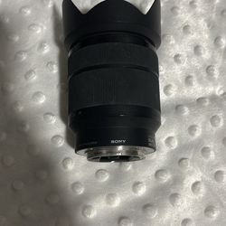 Sony FE 28-70mm F3.5-5.6 OSS lens (SEL2870).