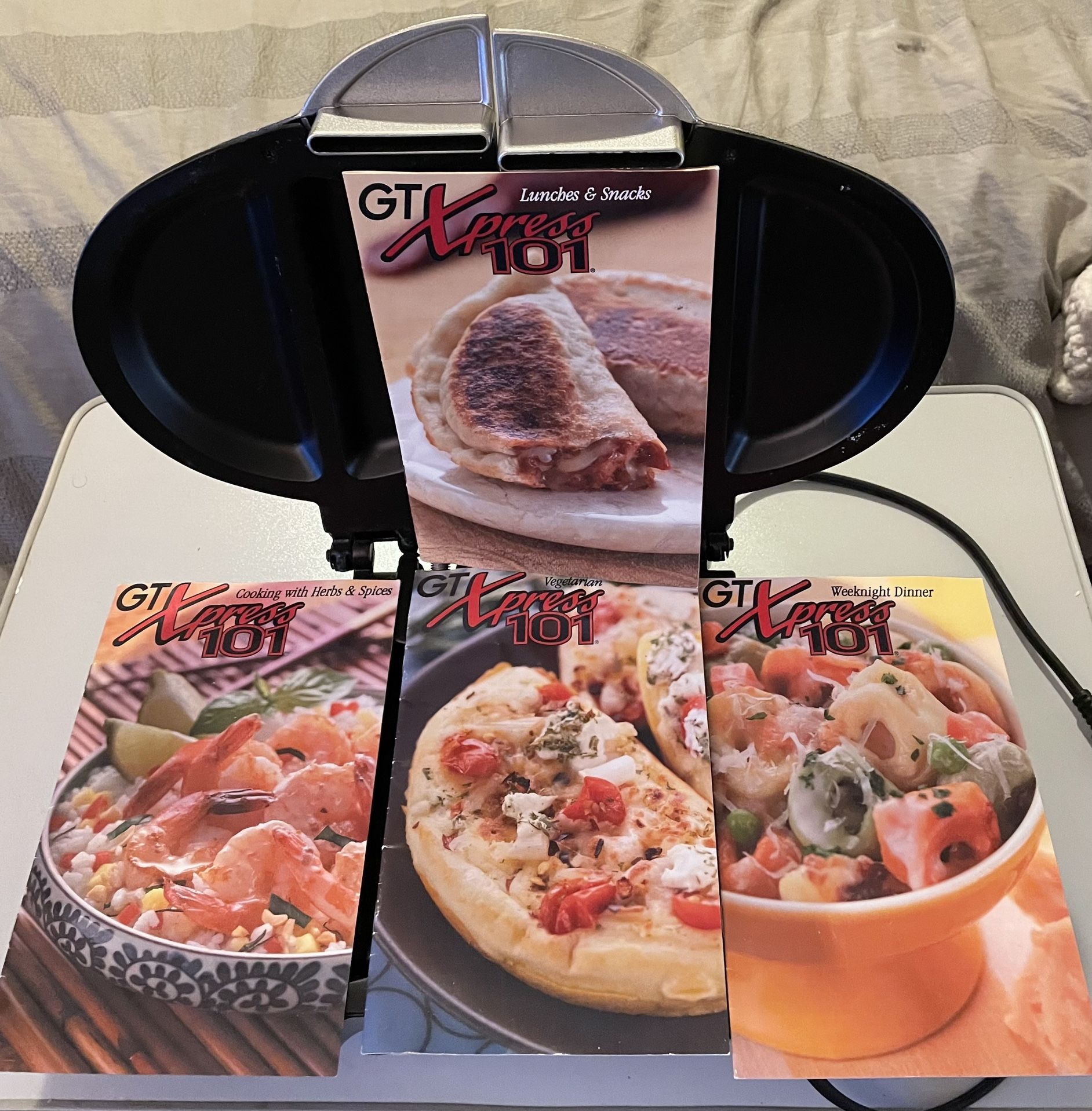 GT Xpress 101 Deluxe Countertop Grill