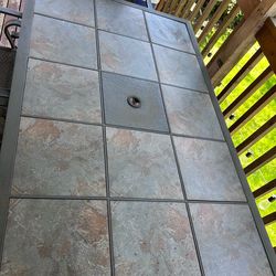 Outdoor Patio Table w Four Chairs