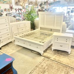 Like new 2 months old queen size storage bedroom set