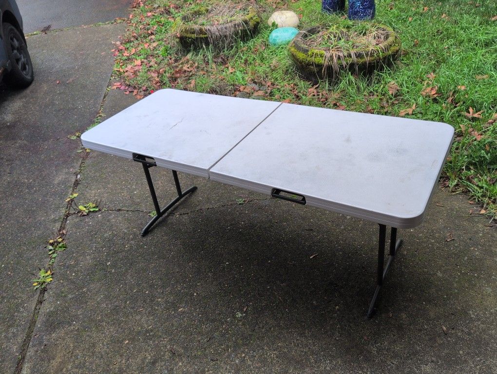 6' Lifetime Folding Table, Free