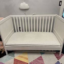 IKEA Sundvik Crib and mattress