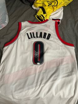 Damian Lillard signed trailblazers jersey