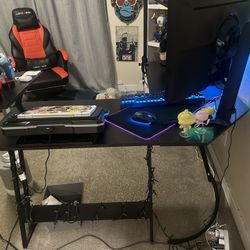  Gaming Desk