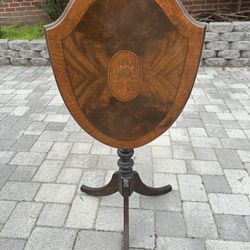 Rare Antique Tilt-Top Table / Antique Table 