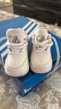 Baby shoes