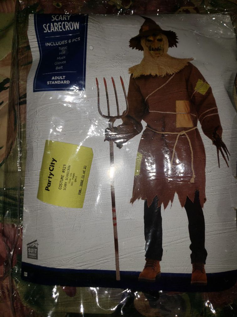 Scary scarecrow costume for adult