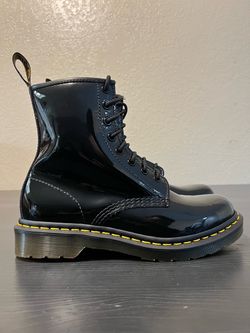 Womens Dr. Martens 1460 Patent Leather Lace-Up Boots Size 8