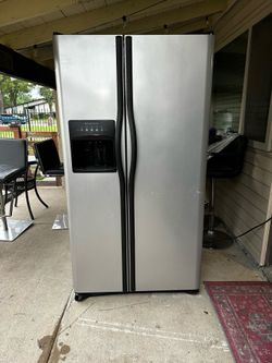 Frigidaire Side-by-Side Refrigerator