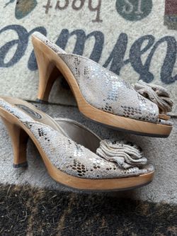 Wooden Sole And Heel Summer Shoes 