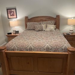 Bedroom Set - Queen - Pine - Like New