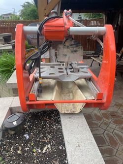 Electric brick saw