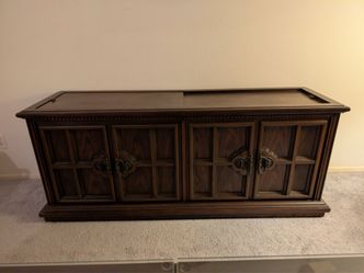 ​FREE Vintage Magnavox Stereo Console