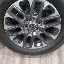 2023 Toyota Tundra Limited OEM 