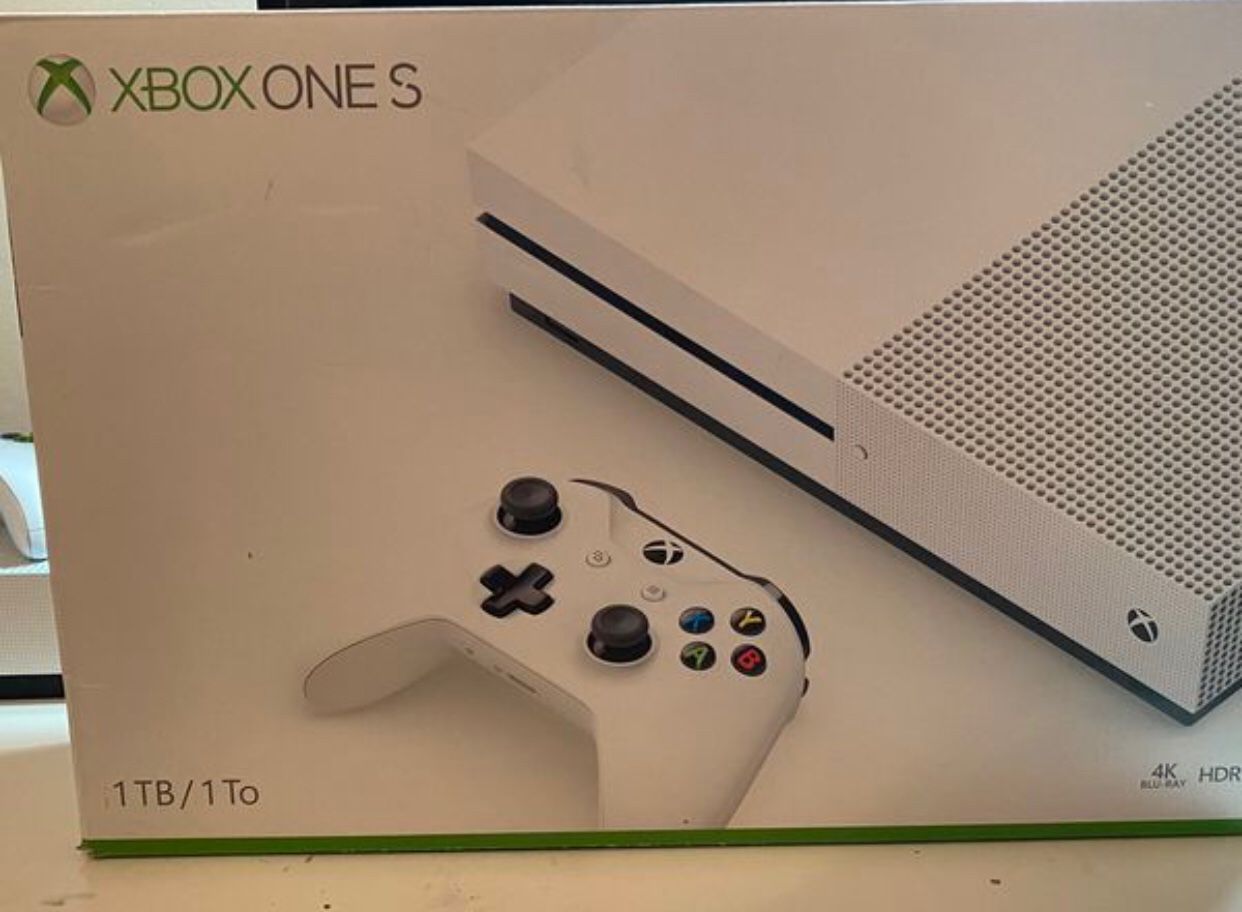 Brand New Microsoft - White Xbox One S 1TB Roblox Console Bundle for Sale  in Hayward, CA - OfferUp