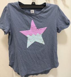Girl Sparkly star tee, Size M 