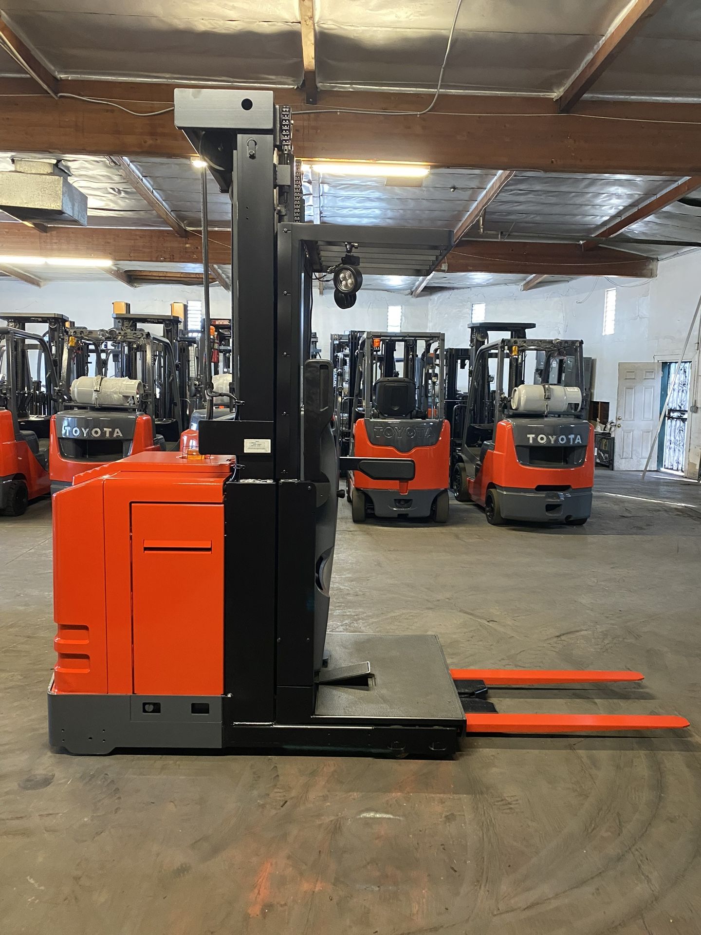 2017 Raymond Orderpicker Forklift