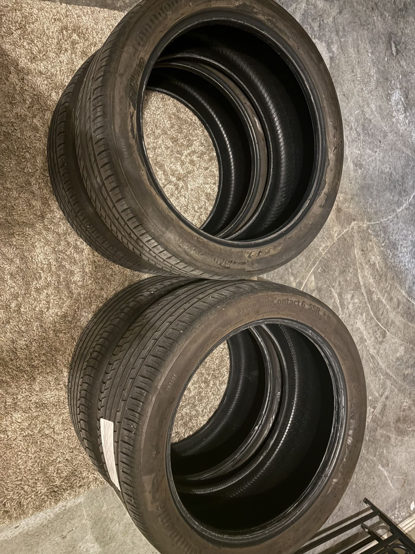 Staggered 21in Tires