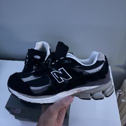 New Balance 2002r Black And White Size 11
