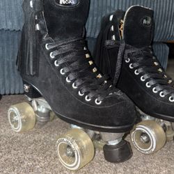 MOXI SKATES