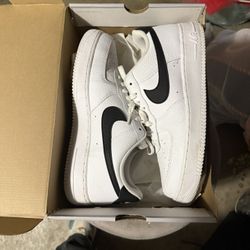 Nike Air Force size 10.5