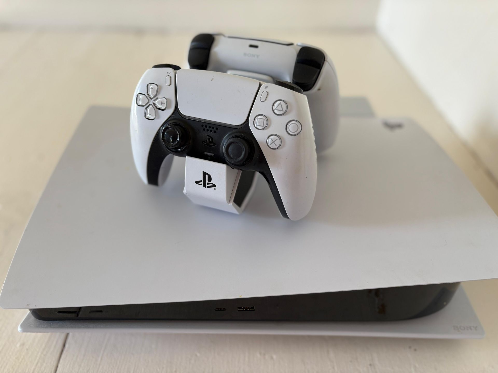 Ps5, 2 Controllers, Cooling Fan, Charging