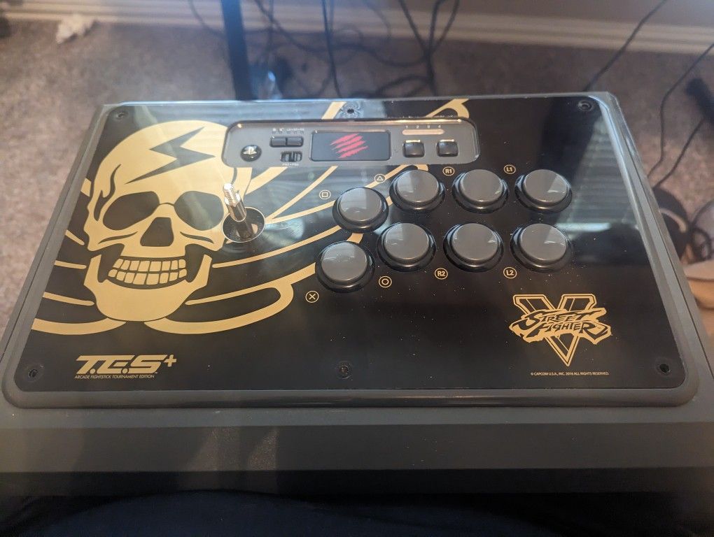 Mad Catz Arcade Fightstick TES+
